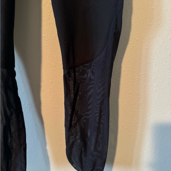 Fabletics Leggings Black Mesh - Picture 2 of 4